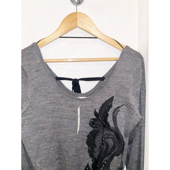 NWT ANGEL of the NORTH x ANTHROPOLOGIE The Torie Appliqué Charcoal Sweater SZ: M - Picture 5 of 14